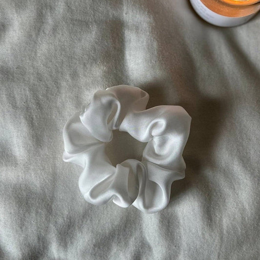 luxe silk scrunchie - cloud