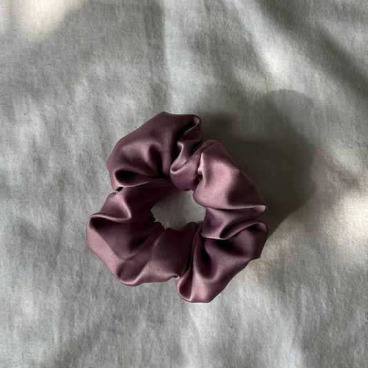 luxe silk scrunchie - midnight mauve